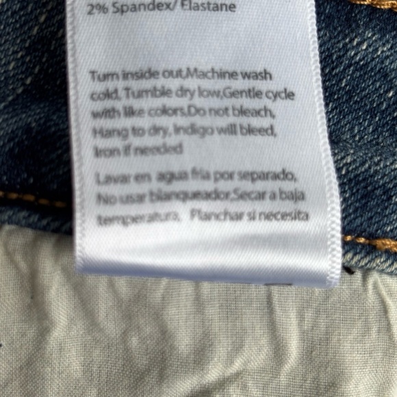 Stylish Distressed Relaxed Fit Jeans - Picture 7 of 16